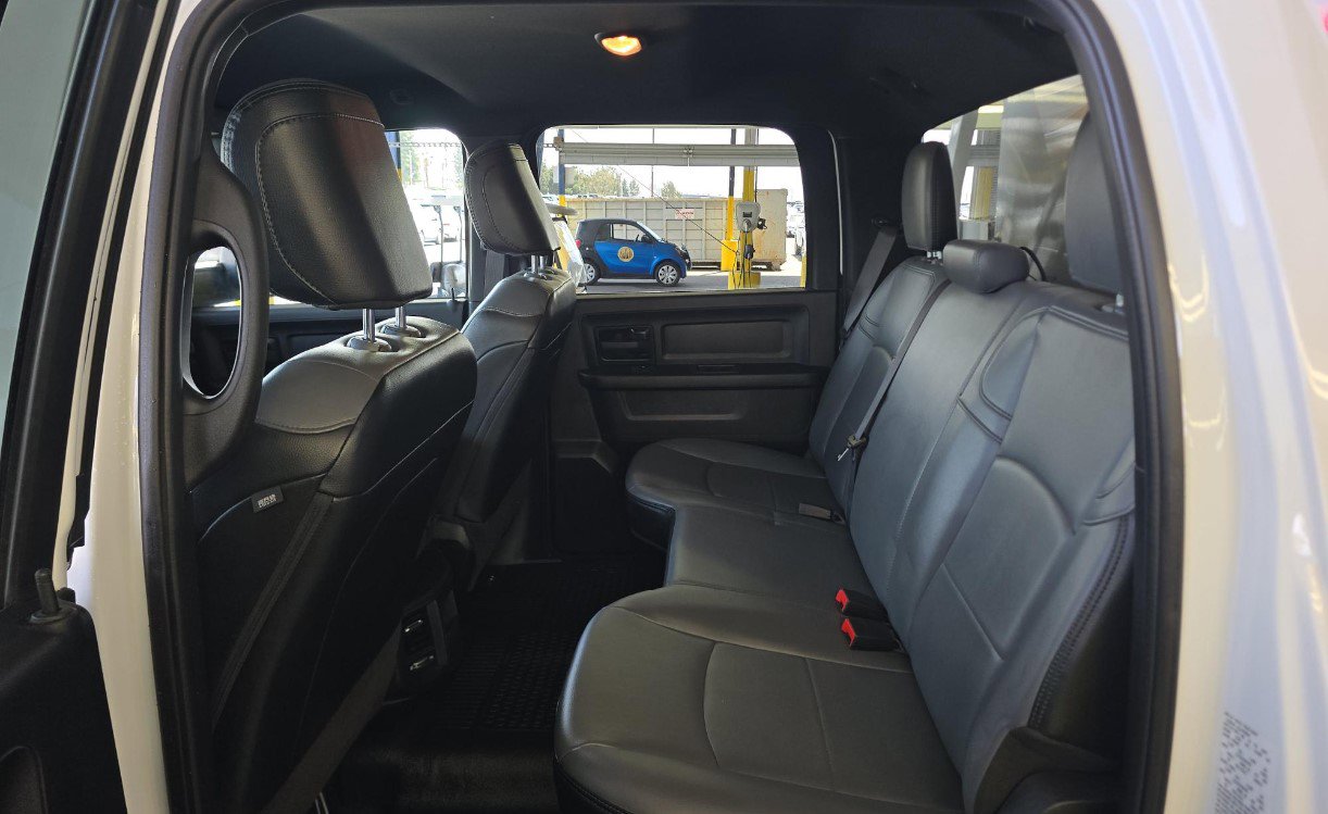 Used 2022 RAM 2500 Tradesman w/ Chrome Appearance Group AWD/4WD image 10