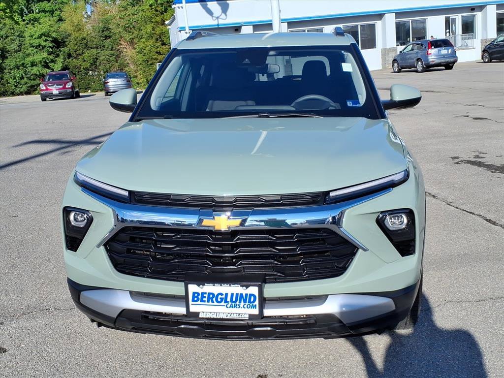 Used 2025 Chevrolet TrailBlazer LT AWD/4WD image 9