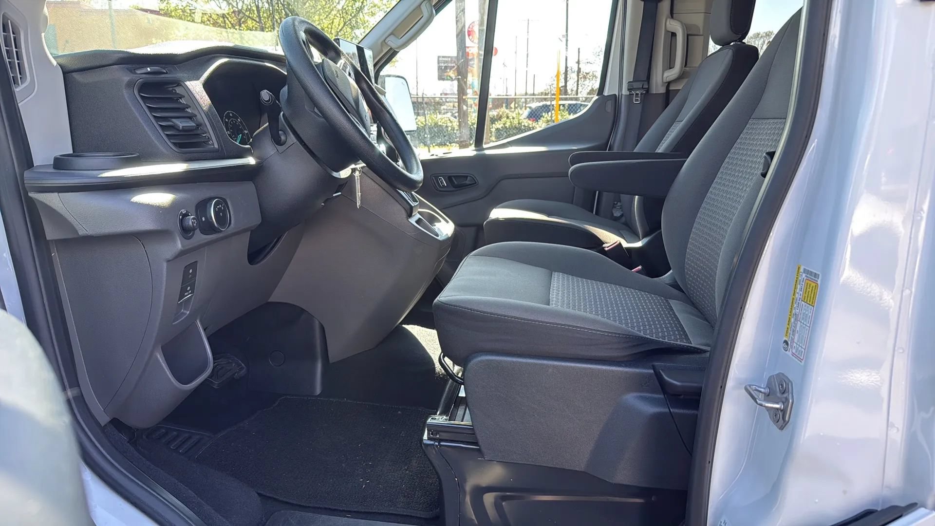 Used 2025 Ford Transit 350 XLT RWD image 13