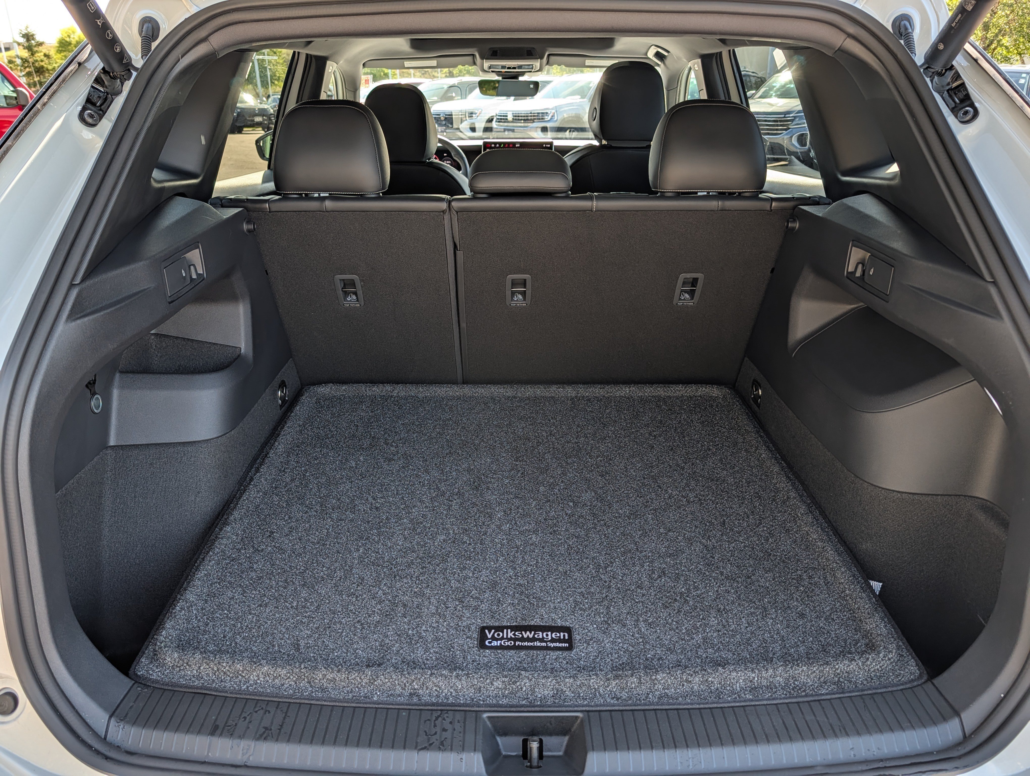 Certified 2026 Volkswagen Tiguan SE R-Line AWD/4WD image 18
