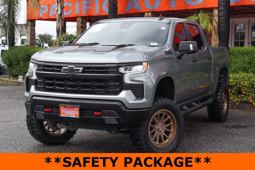 Used 2023 Chevrolet Silverado 1500 LT Trail Boss w/ Convenience Package II AWD/4WD image 4