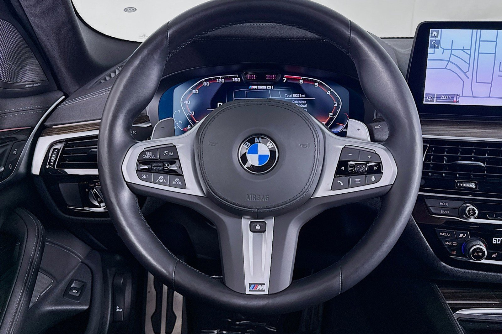 Used 2023 BMW M550i xDrive image 18