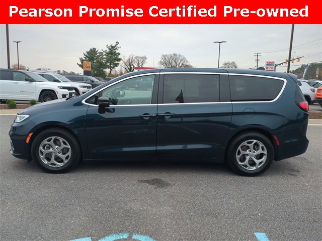 Used 2024 Chrysler Pacifica Limited image 7