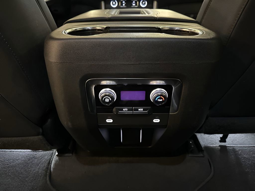 Used 2023 GMC Yukon SLT image 19