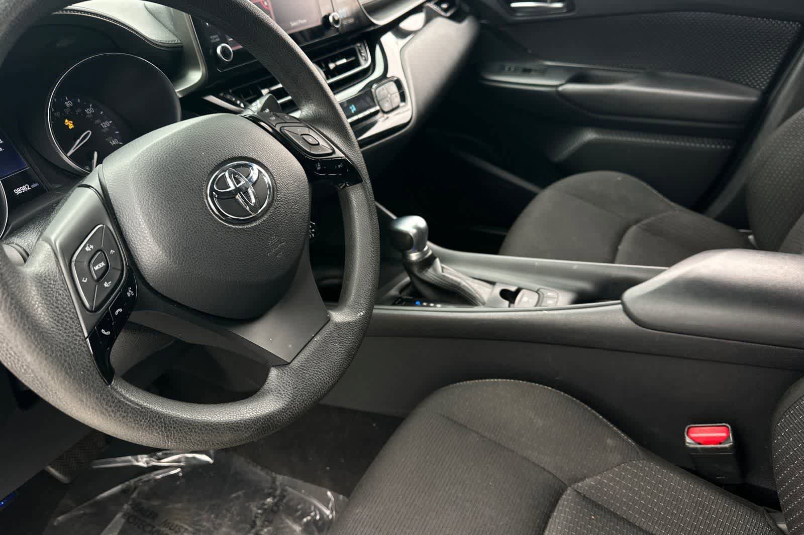 Used 2019 Toyota C-HR LE FWD image 14