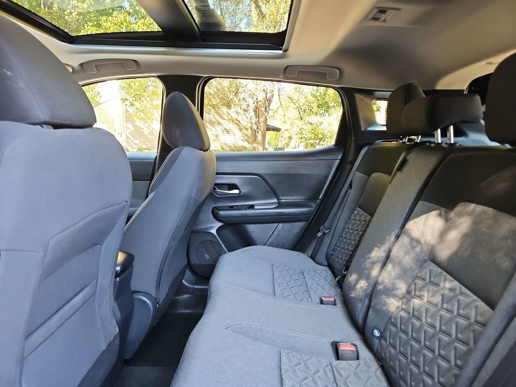 Used 2025 Nissan Kicks SV w/ SV Premium Package image 29