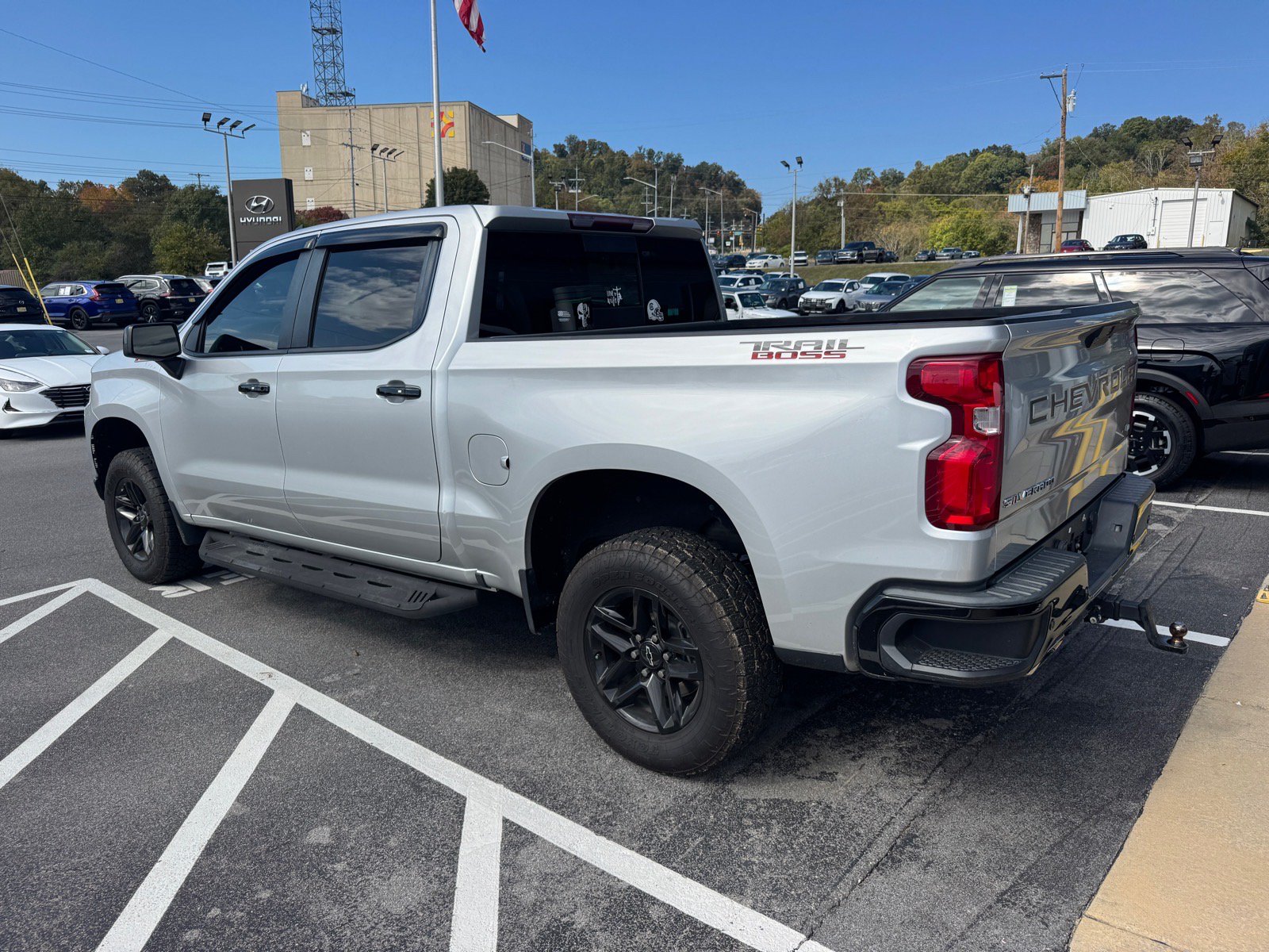 Used 2019 Chevrolet Silverado 1500 LT Trail Boss AWD/4WD image 19