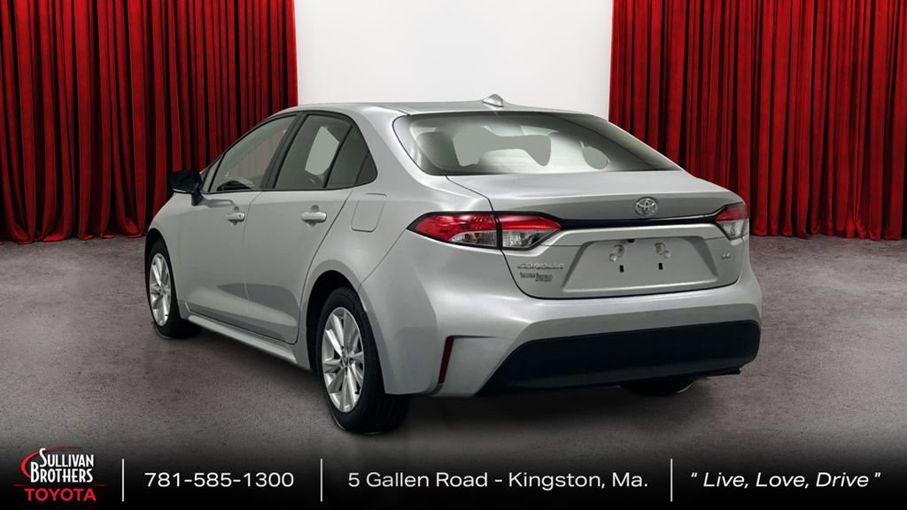 Used 2023 Toyota Corolla LE w/ LE Premium Package FWD image 7