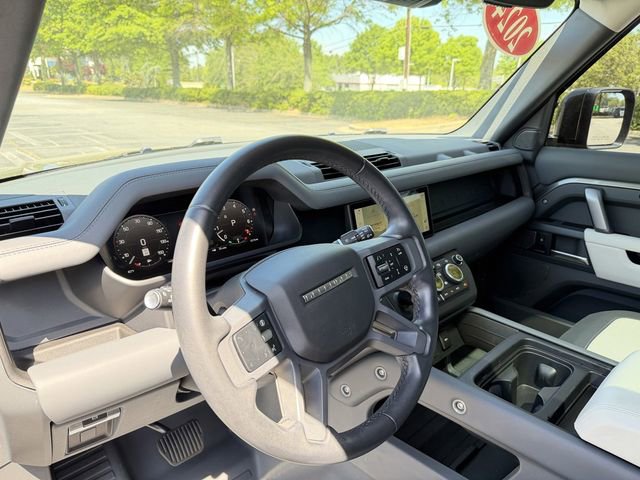 Used 2024 Land Rover Defender 110 X-Dynamic SE image 17