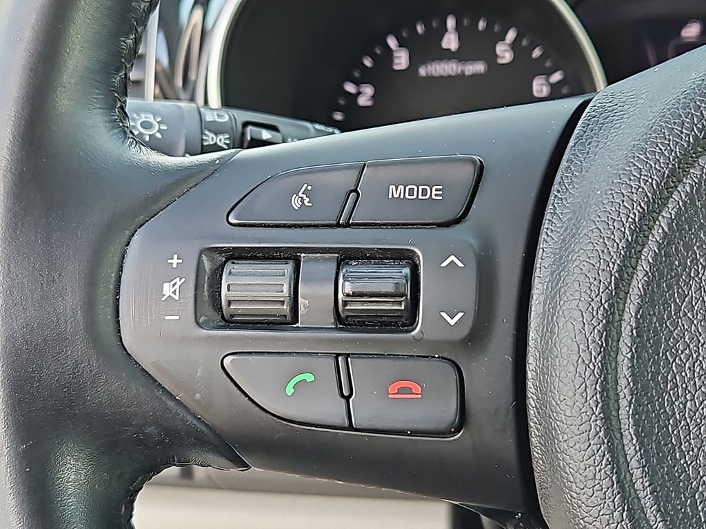 Used 2015 Kia Sedona EX image 24