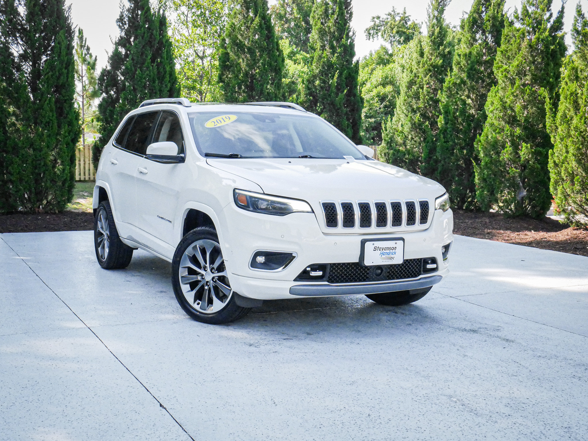 Used 2019 Jeep Cherokee Overland w/ Technology Group AWD/4WD video 2