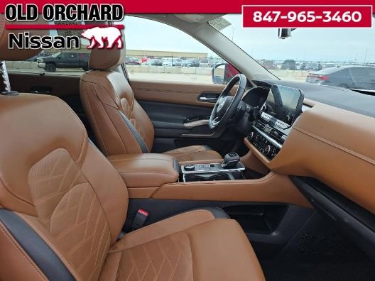 Used 2023 Nissan Pathfinder Platinum w/ Cargo Package image 12