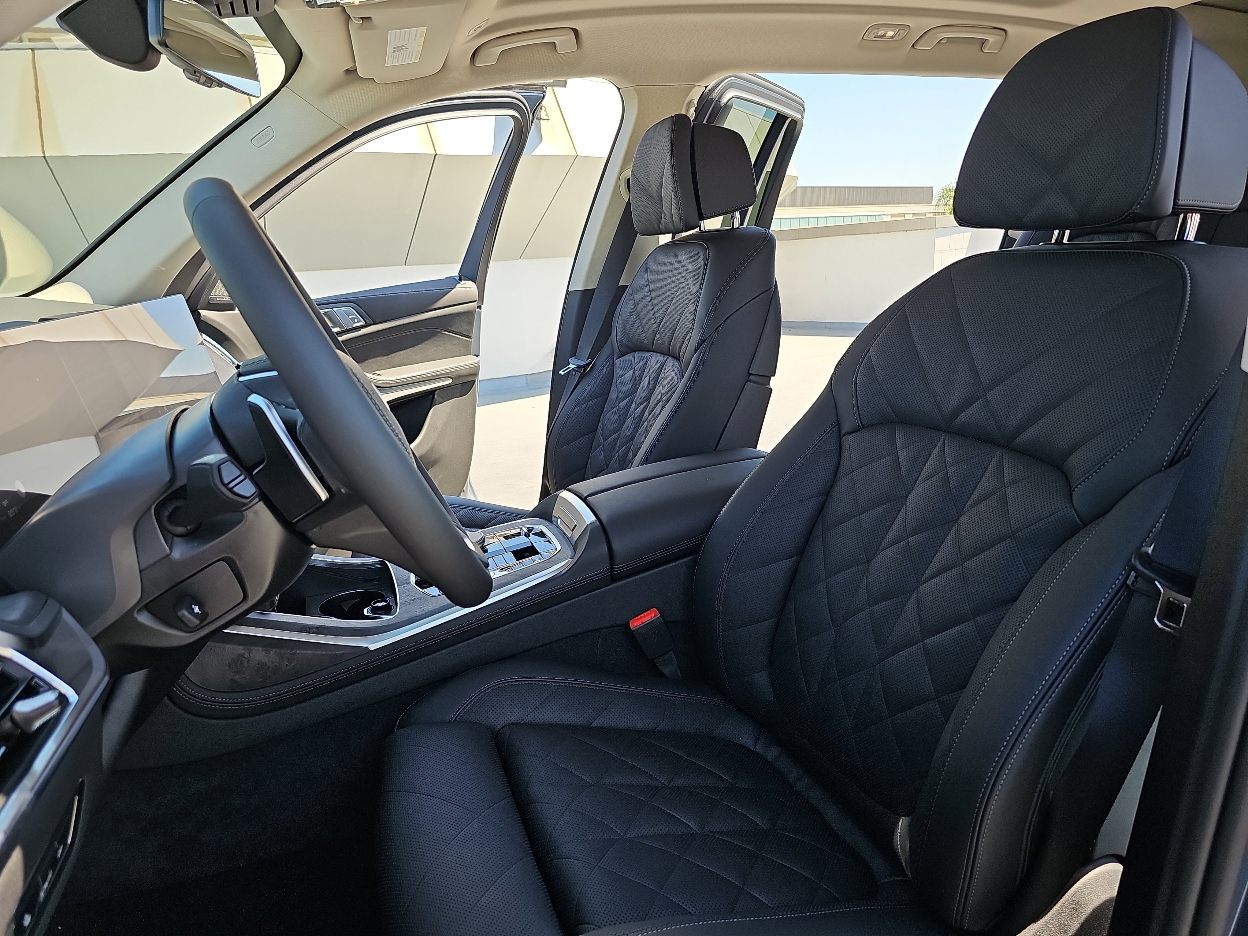 New 2026 BMW X7 xDrive40i w/ Premium Package image 17