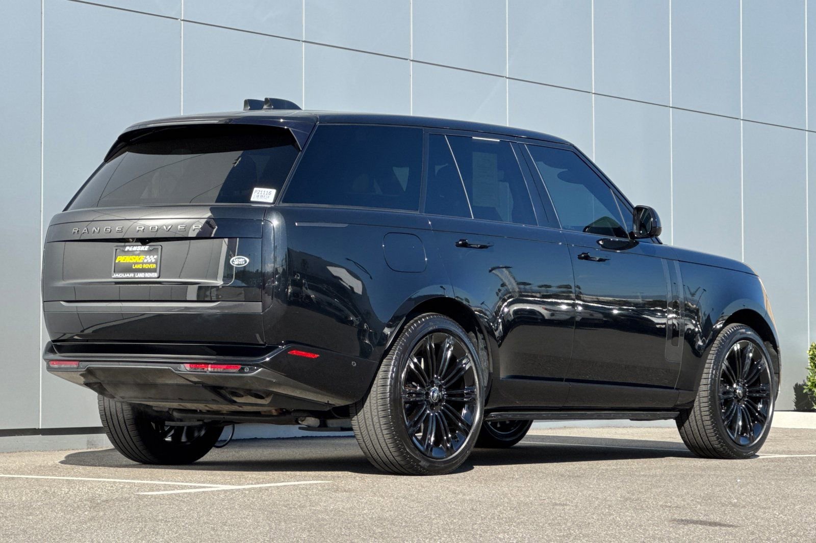 Certified 2023 Land Rover Range Rover SE image 5