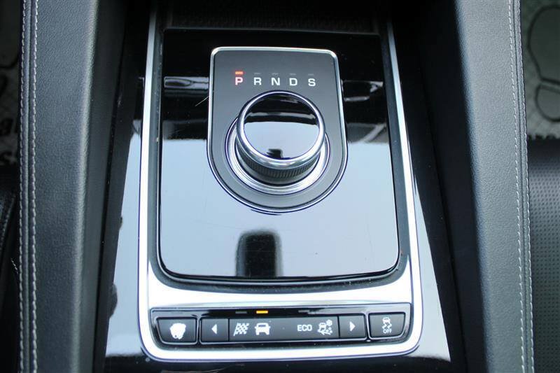 Used 2018 Jaguar F-PACE S AWD/4WD image 19
