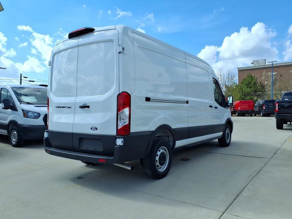 New 2026 Ford Transit 250 148 Medium Roof w/ Load Area Protection Package RWD image 5