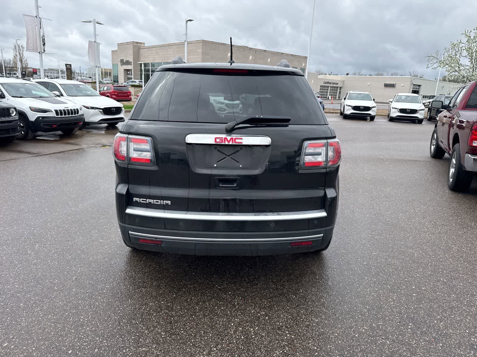 Used 2016 GMC Acadia SLE image 6