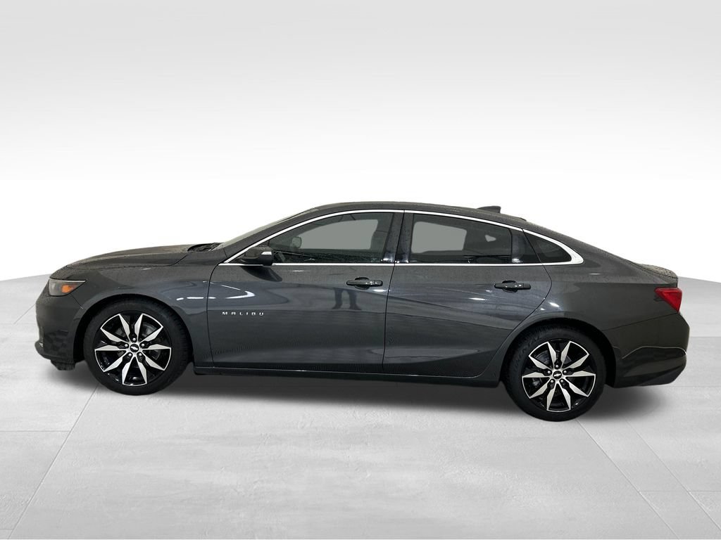 Used 2018 Chevrolet Malibu LT w/ Leather Package FWD image 2
