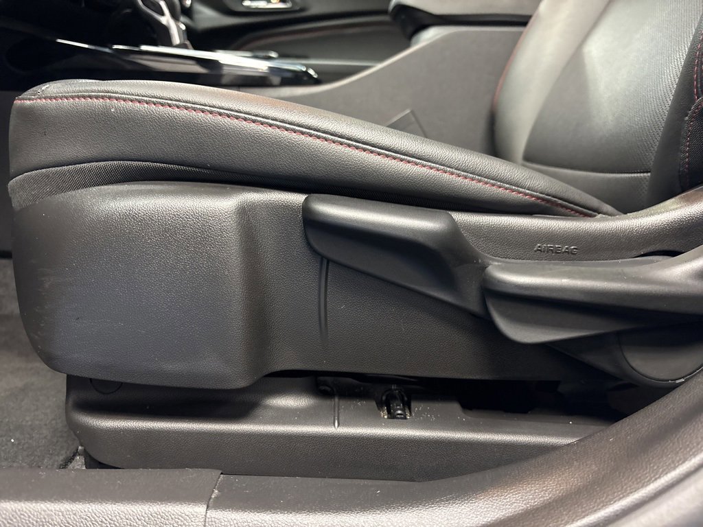 Certified 2025 Chevrolet Trax RS w/ Sunroof Package image 28