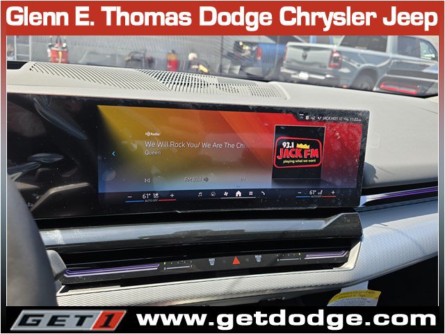 Used 2025 BMW 530i w/ M Sport Package RWD image 14