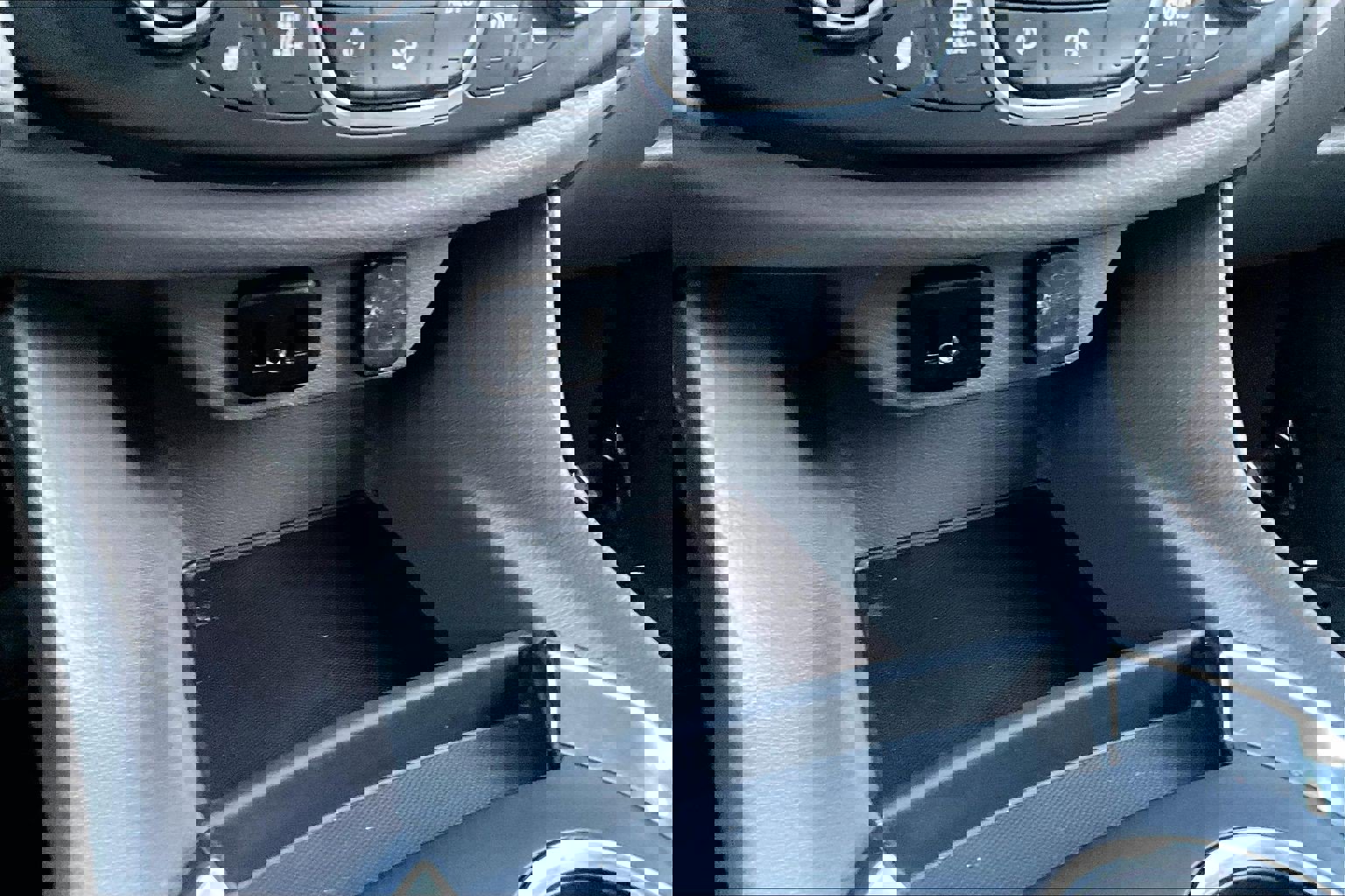 Used 2018 Chevrolet Traverse LT image 32