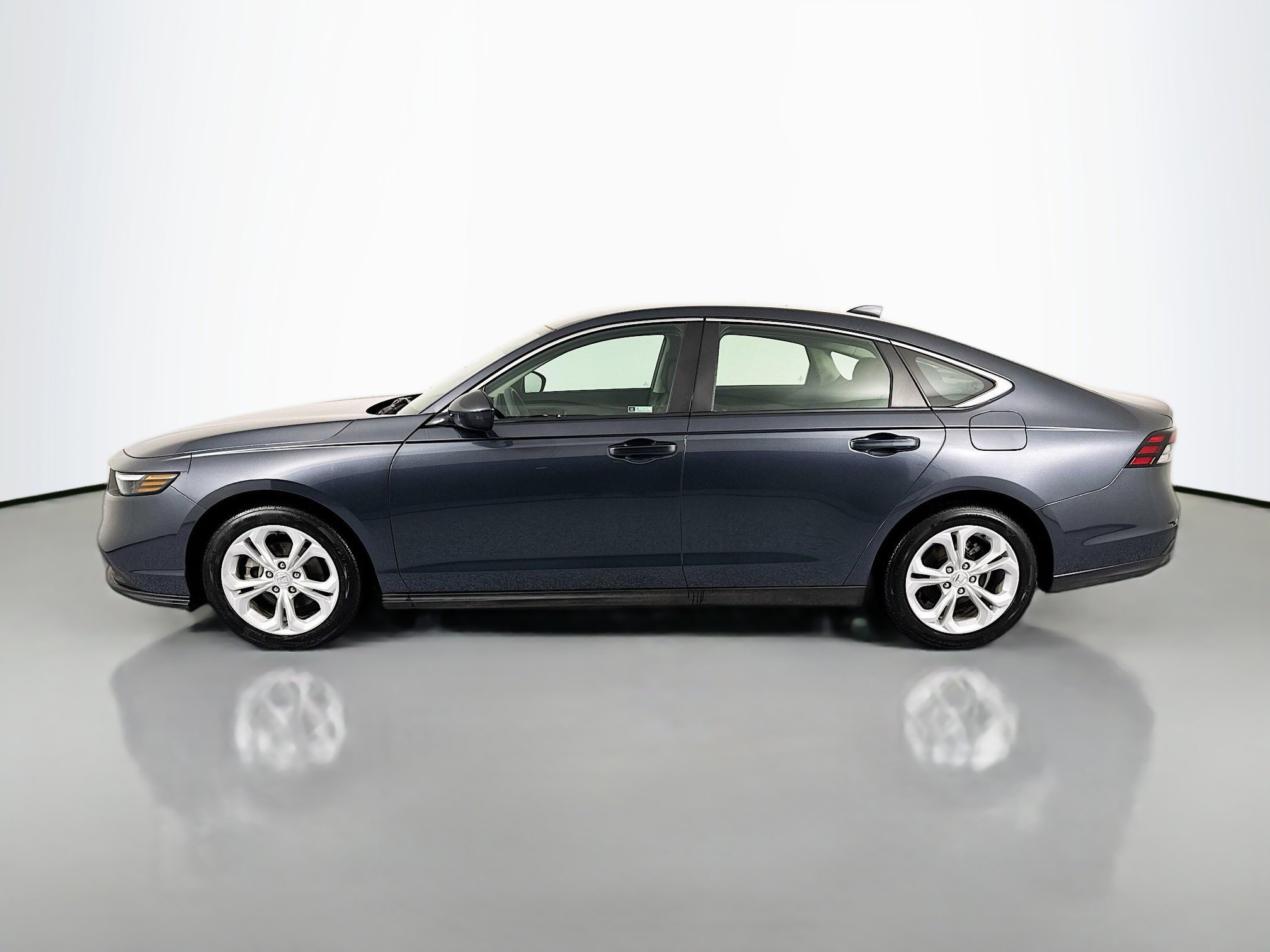 Certified 2023 Honda Accord LX image 8