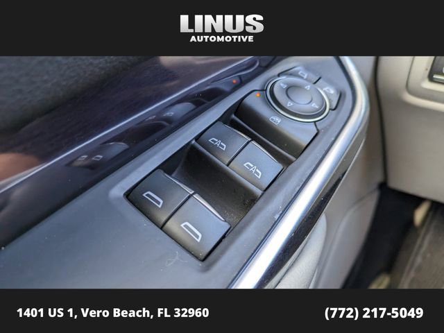 Used 2023 Cadillac XT4 Luxury w/ Cold Weather Package image 22