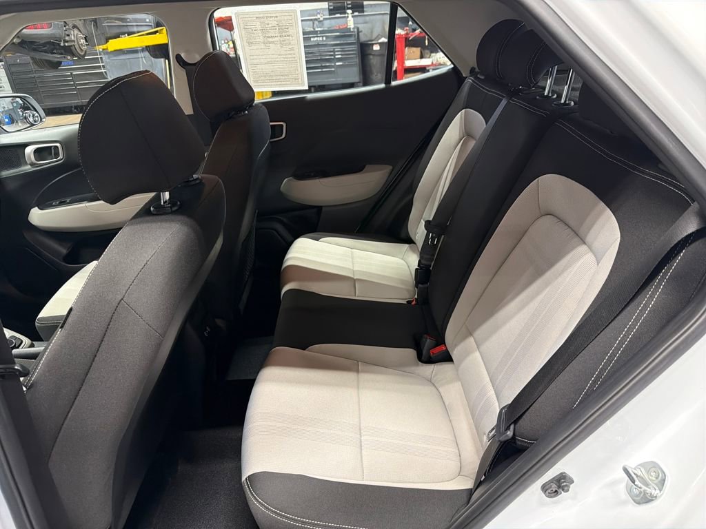 Used 2024 Hyundai Venue SEL image 10