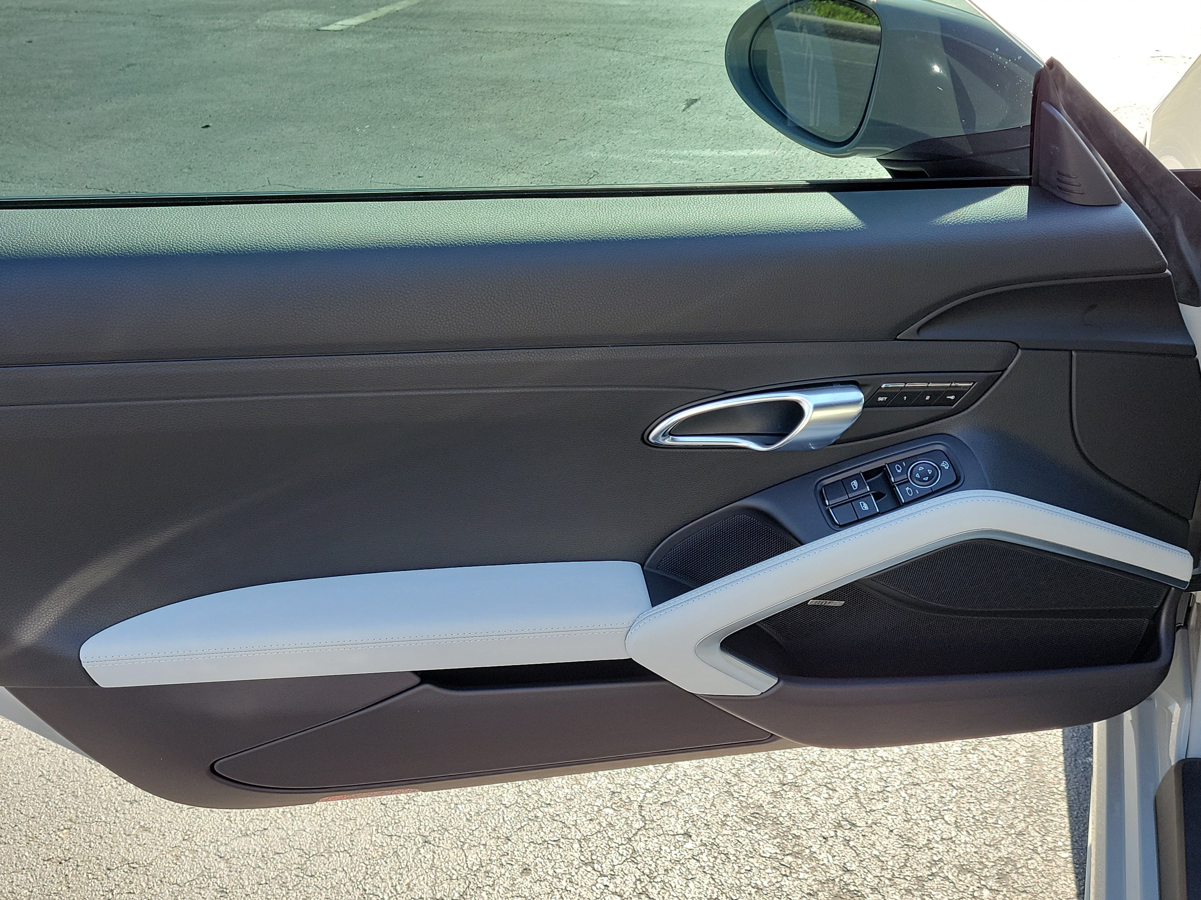 Used 2024 Porsche 718 Cayman RWD image 10