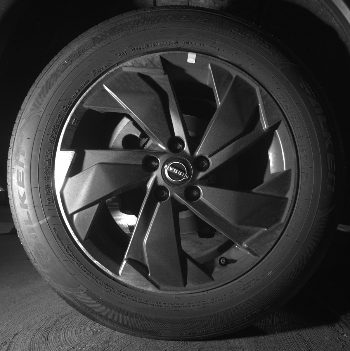 Used 2025 Nissan Rogue SV FWD image 15