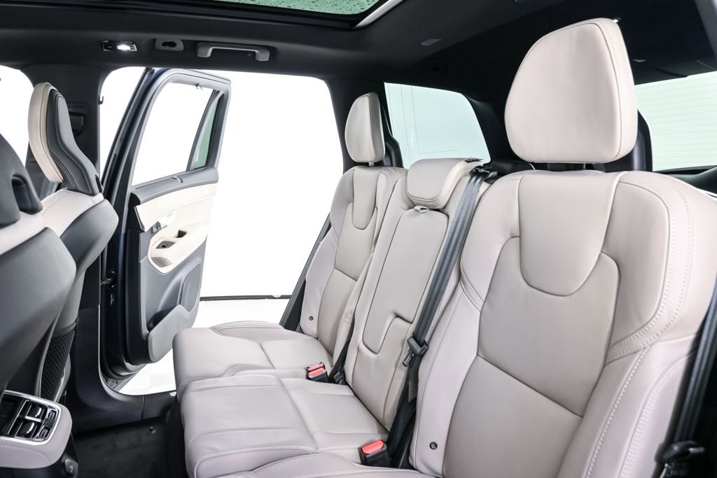 New 2026 Volvo XC90 T8 Ultra w/ Protection Package Premier image 18