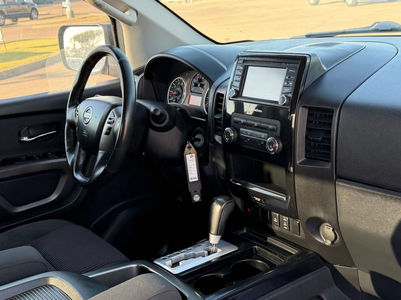 Used 2015 Nissan Titan SV w/ SV Value Truck Package RWD image 32