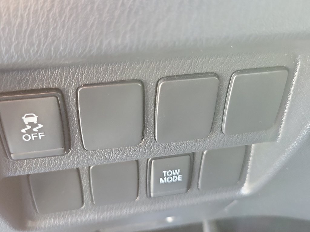 Used 2018 Nissan Pathfinder S FWD image 20