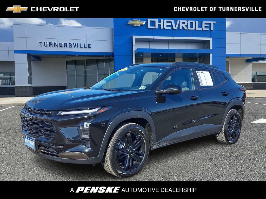 Certified 2025 Chevrolet Trax ACTIV w/ Sunroof Package image 1