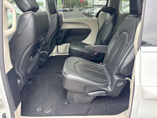 Used 2018 Chrysler Pacifica Limited FWD image 8