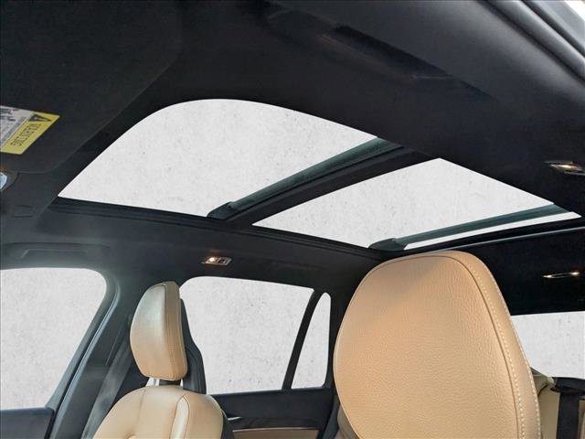 Used 2018 Volvo XC90 T6 Momentum w/ Convenience Package image 16