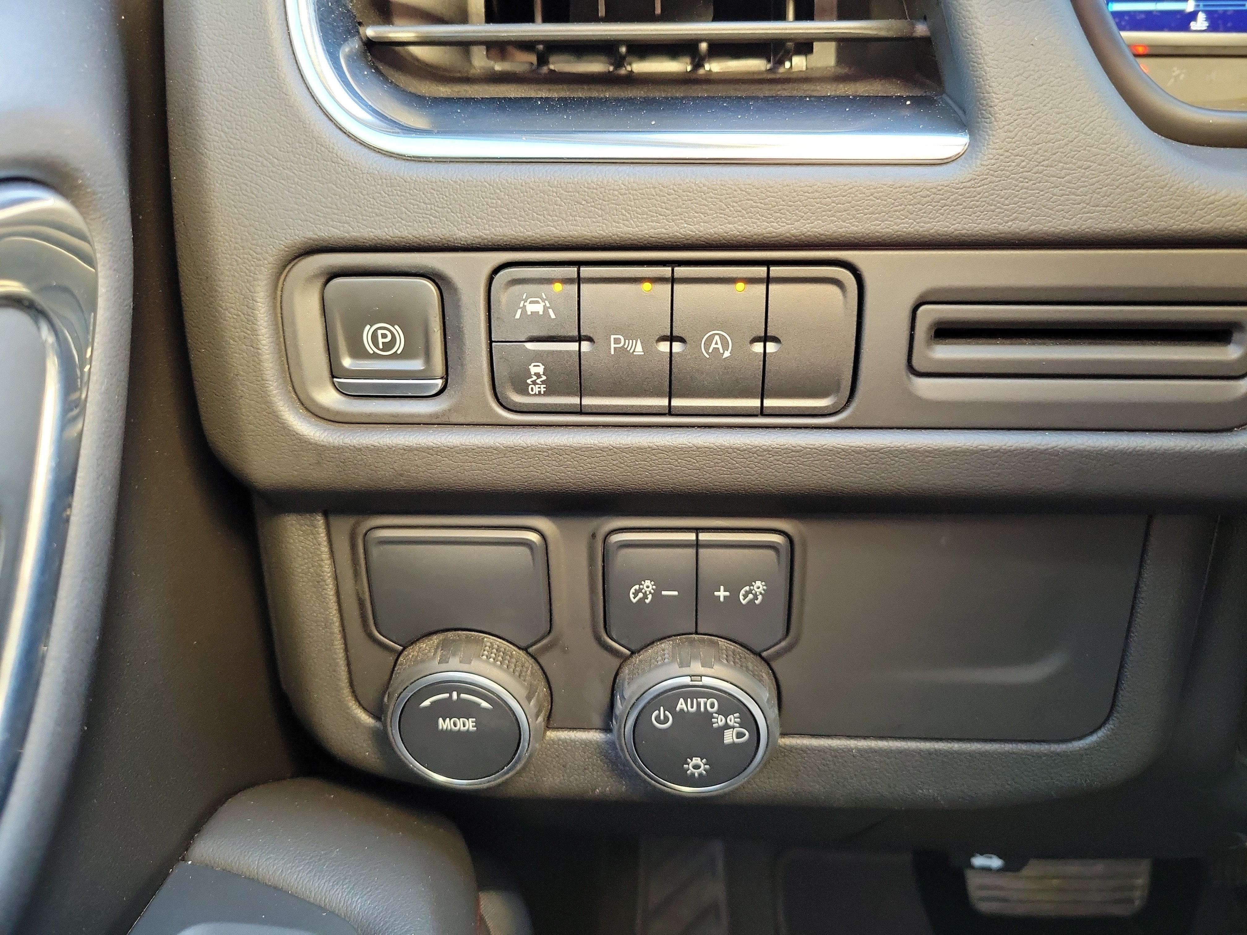 Used 2023 Chevrolet Suburban RST RWD image 24