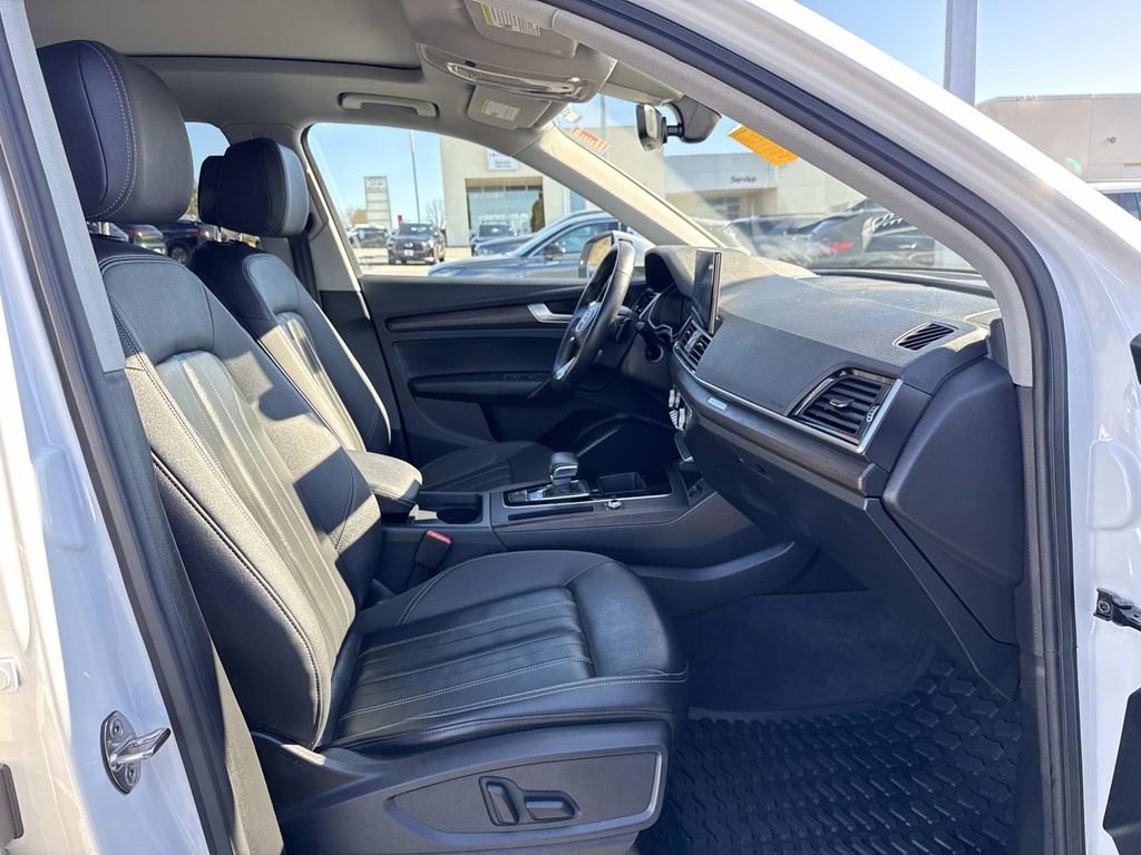 Used 2025 Audi Q5 2.0T Premium w/ Convenience Plus Package image 19