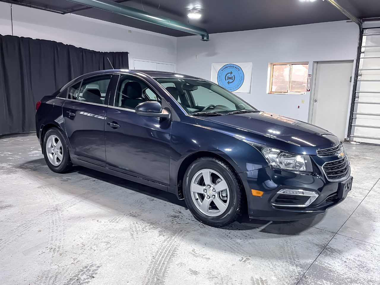Used 2016 Chevrolet Cruze LT image 2
