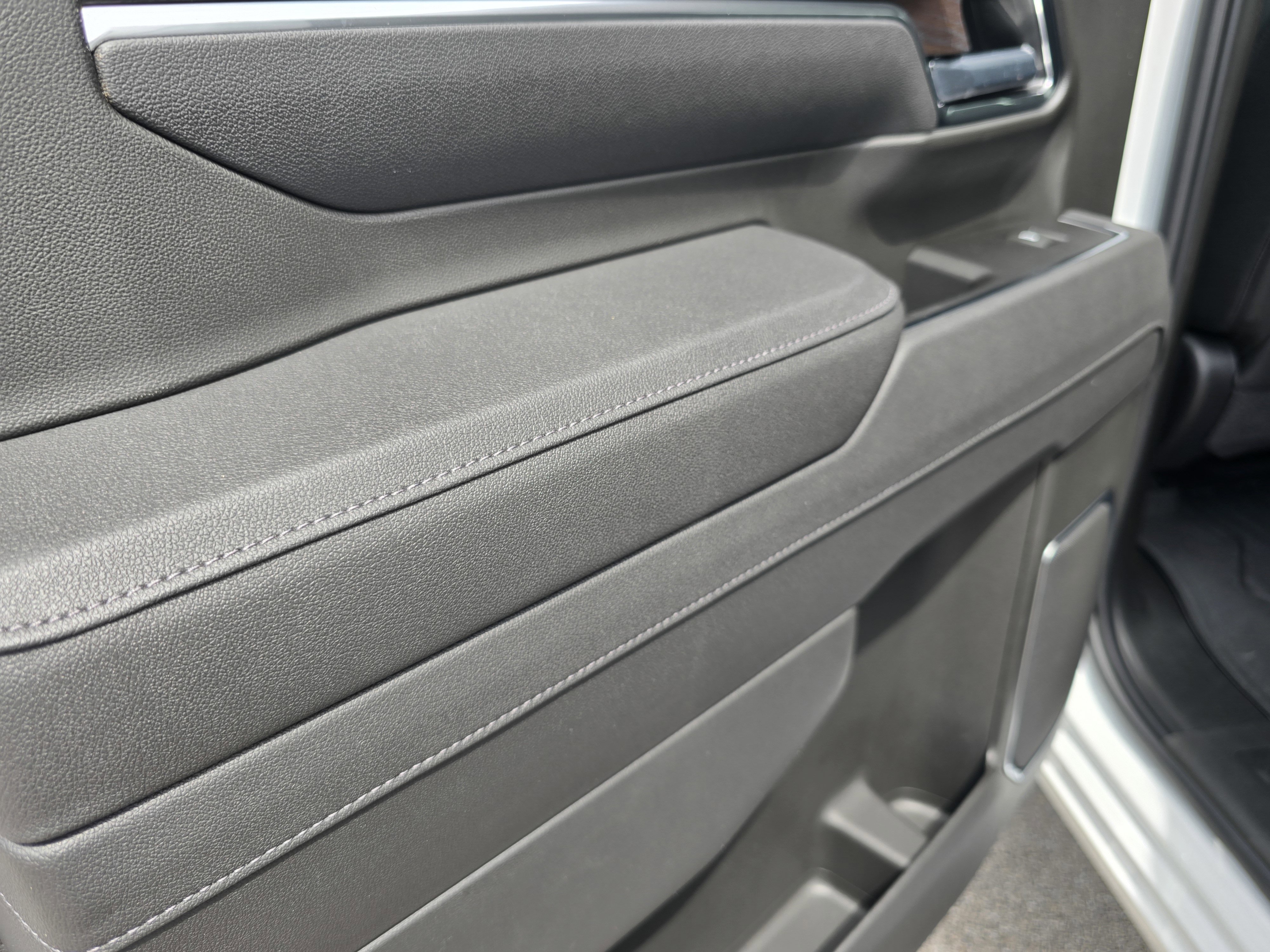 New 2025 GMC Sierra 2500 SLT w/ SLT Convenience Package image 19