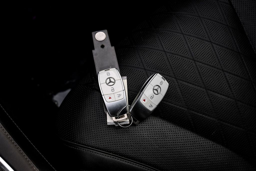 Used 2019 Mercedes-Benz S 560e w/ AMG Line Exterior image 66