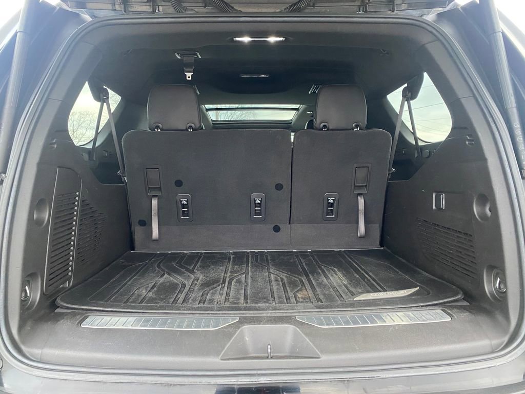 Used 2021 Chevrolet Suburban RST w/ Rear Media and Nav Package image 6
