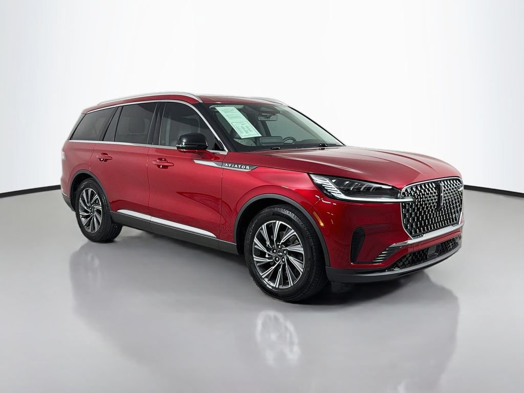 Used 2026 Lincoln Aviator 2WD image 3