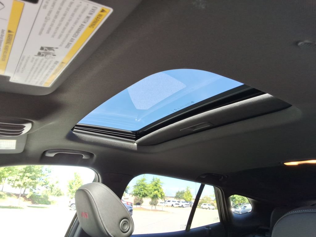 New 2026 Chevrolet Trax RS w/ Sunroof Package FWD image 23
