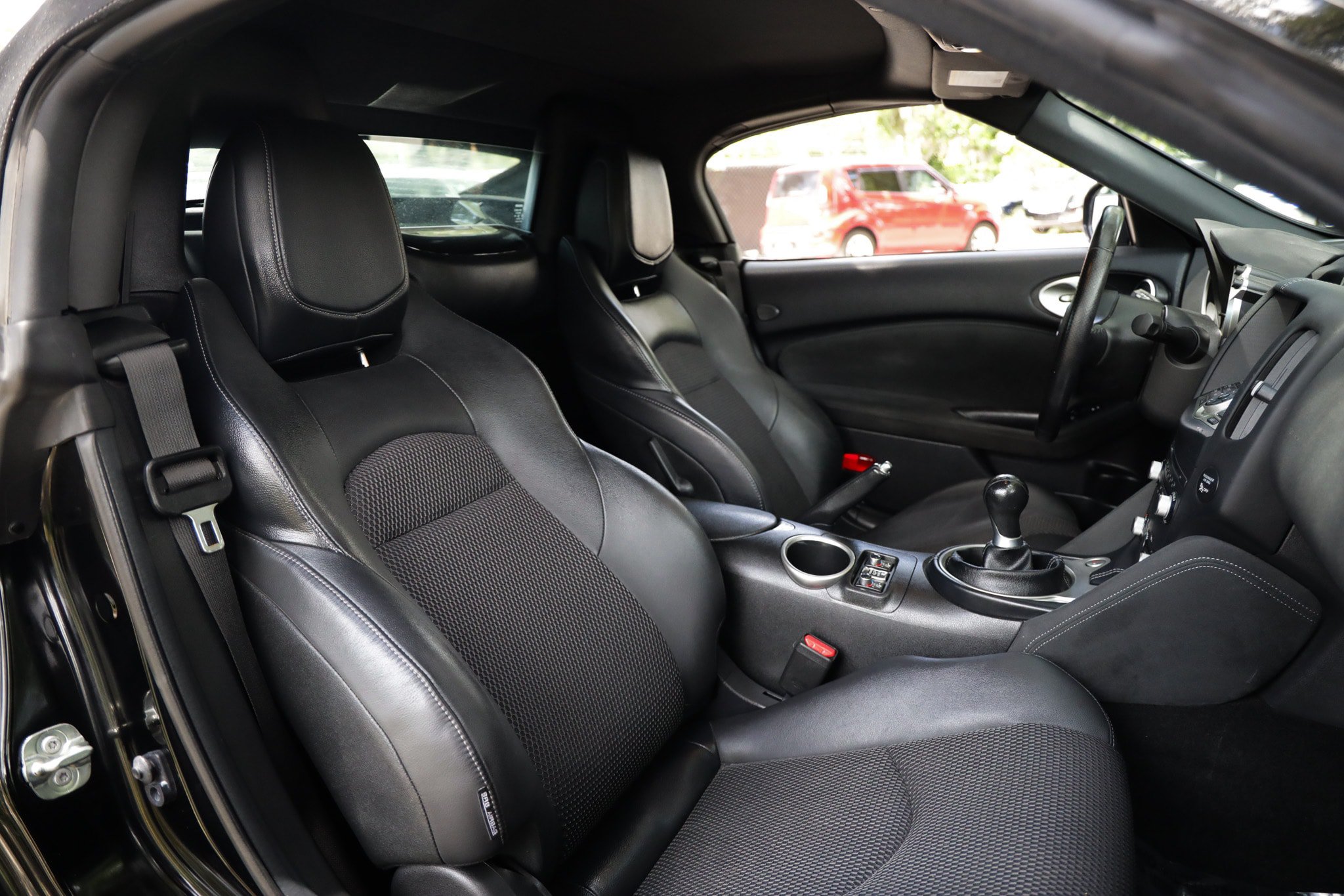 Used 2019 Nissan 370Z Touring RWD image 14