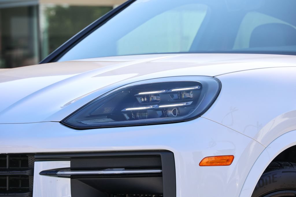 Certified 2026 Porsche Cayenne S AWD/4WD image 8