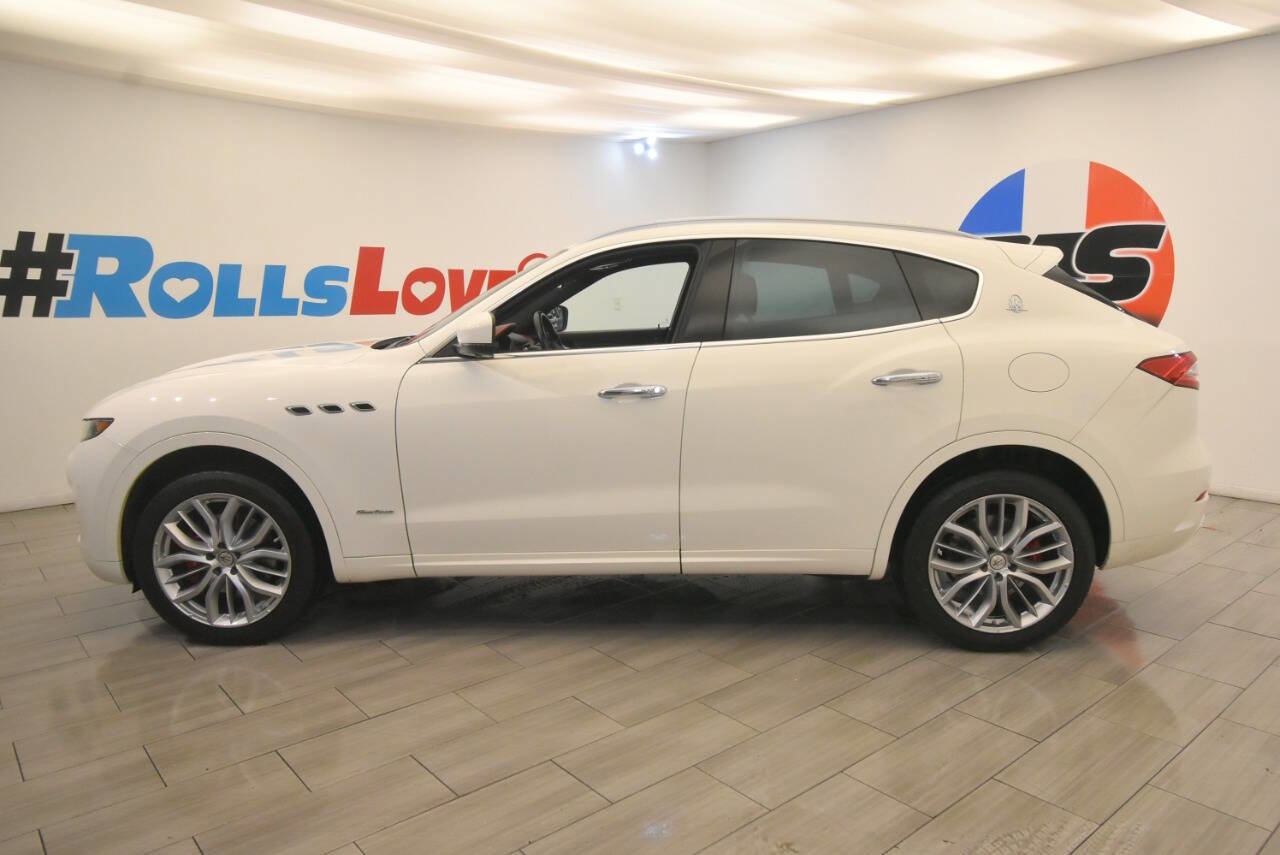 Used 2020 Maserati Levante GranLusso image 2
