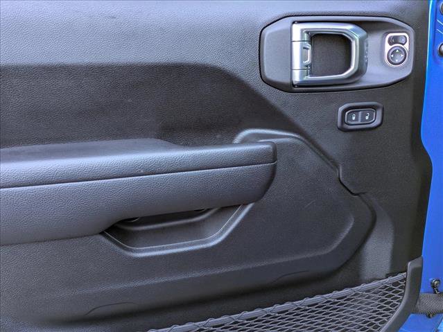 Used 2024 Jeep Wrangler Unlimited Rubicon w/ Technology Group image 17