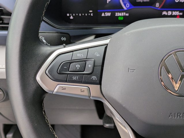 Used 2024 Volkswagen Taos SE image 13