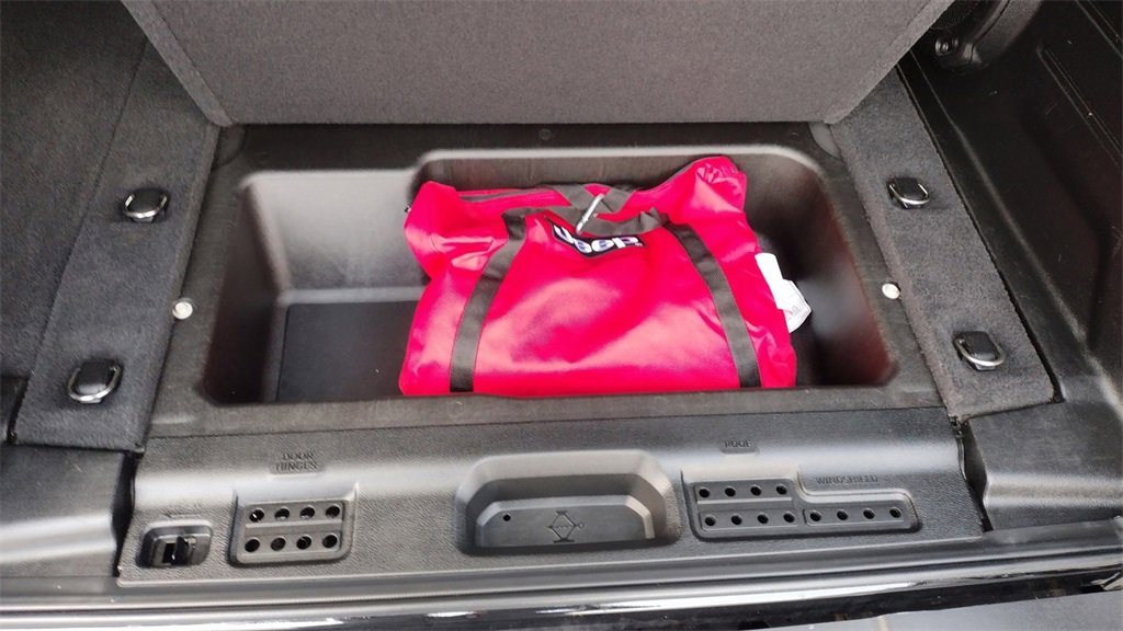 Used 2020 Jeep Wrangler Unlimited Sahara image 28